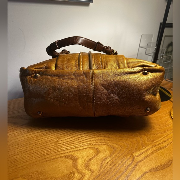 Chloe Bronze Leather Shoulder Bag - Picture 12 of 16
